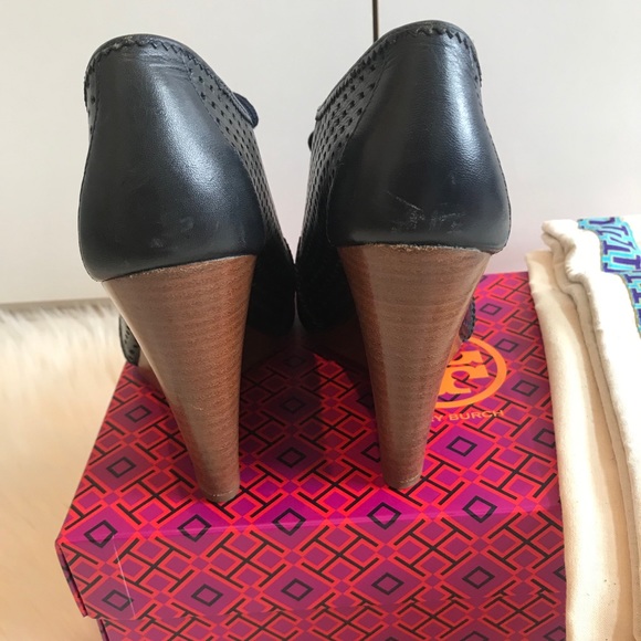 Tory Burch Booties Size 7 - Picture 4 of 9